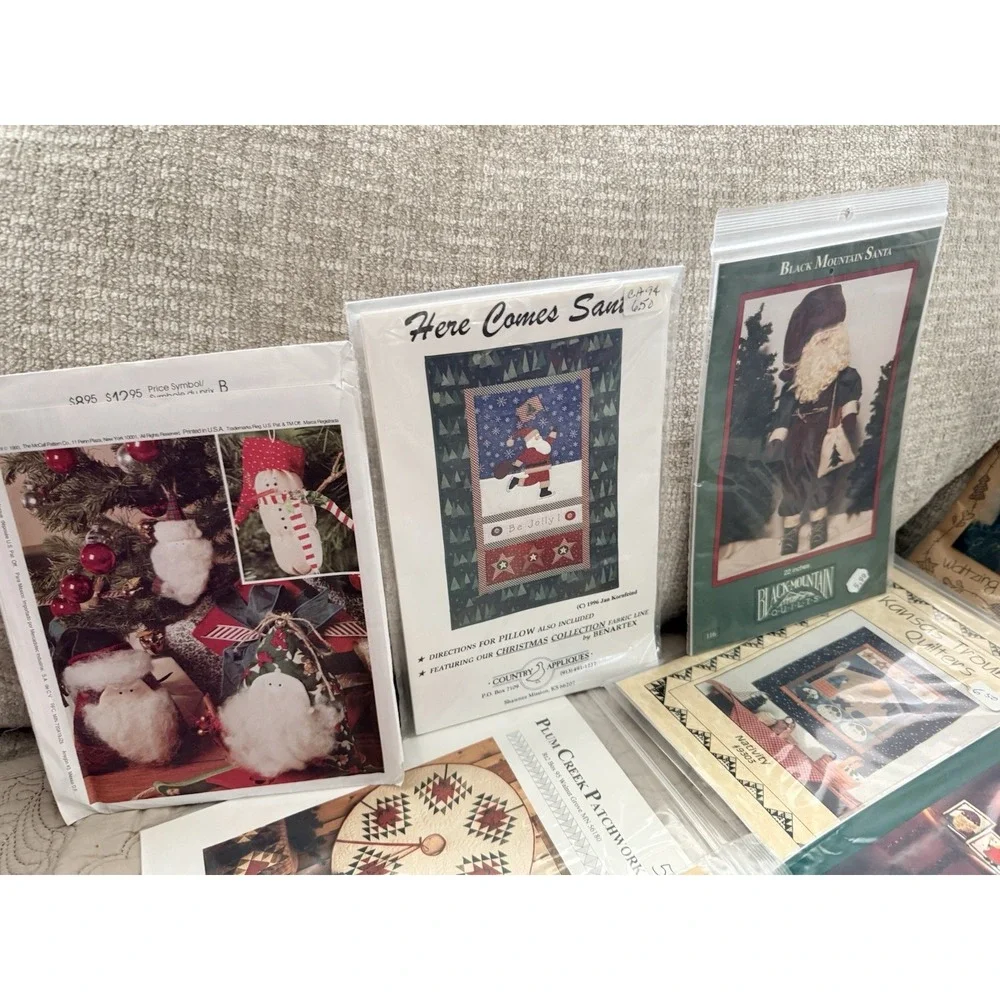 Sewing Craft Pattern Lot Of 28 Holiday Christmas Crafts Decor Quilted Appliqué